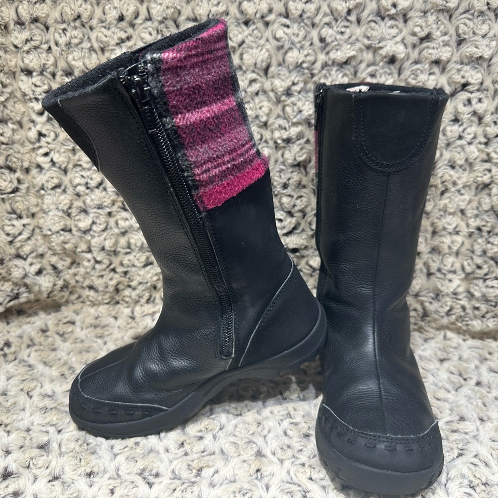 UNIQUE Keen Girls tall full-grain black leather/plaid boots. US 1 UK13 EU 33